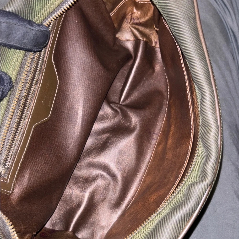 Louis Vuitton Khaki Men's Toiletry Bag Needs Repair - Picture 7 of 10